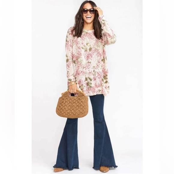 Show Me Your MuMu Bonfire Sweater
Hydrangea Blooms Floral
Knit Size Small - Picture 1 of 16